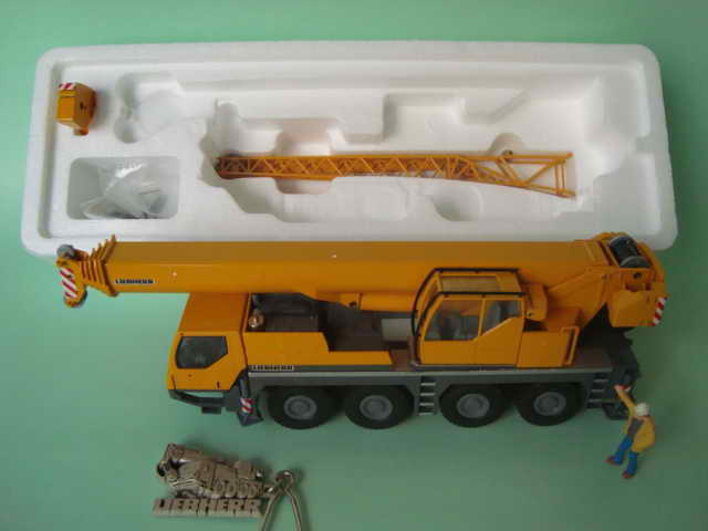 LTM 1070-4.1 - 汽车起重机- Liebherr - 爱通模型，吊车模型